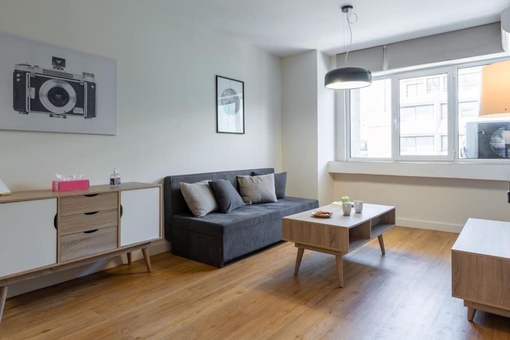 Large Comfy, Modern 5 Min To Acropolis Athens
